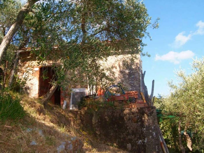 Casa quadrilocale in vendita in Tortcigliano No Number, Camaiore Paese, Camaiore