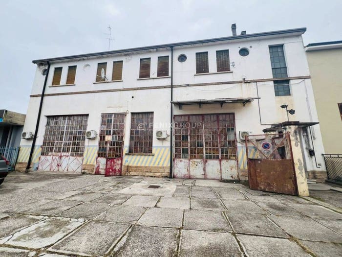 Casa con 6 locali in vendita in Via Lucindo Faggin, Santissima Trinità, Padova