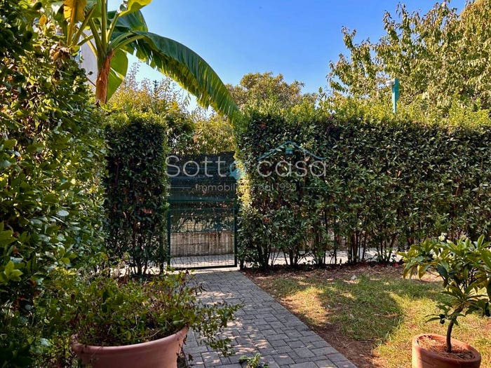 Appartamento trilocale in vendita in Via Benaco, Centro, Peschiera del Garda