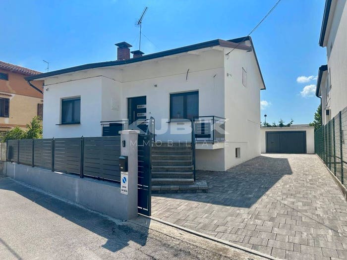 Casa quadrilocale in vendita in Via Indipendenza, San Valentino, Fiumicello Villa Vicentina