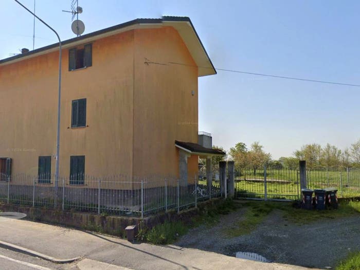 Casa con 6 locali in vendita in Via Basaluzzo, Fresonara