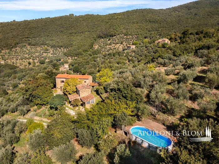 Casa con 6 locali in vendita in Catrosse, Cortona