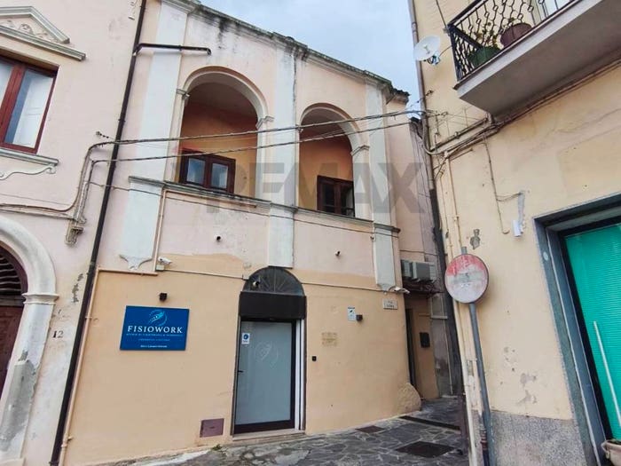 Casa con 5 locali in vendita in piazza guglielmo marconi, Roggiano Gravina