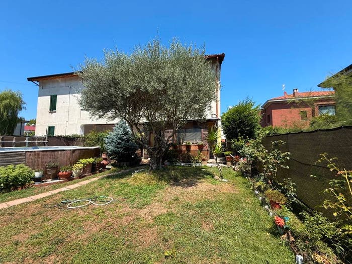 Appartamento bilocale in vendita in Via V Mandelli, Ronco Briantino