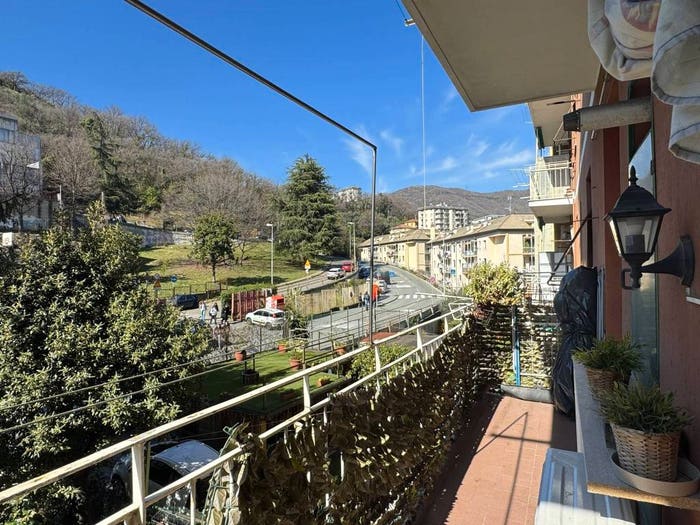 Appartamento quadrilocale in vendita in Via Mantova, Molassana, Genova