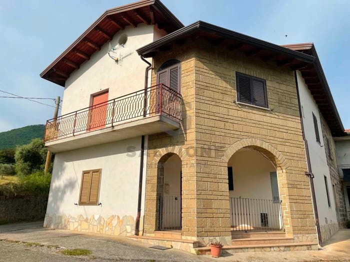 Casa trilocale in vendita in Via Coppoli, Faicchio