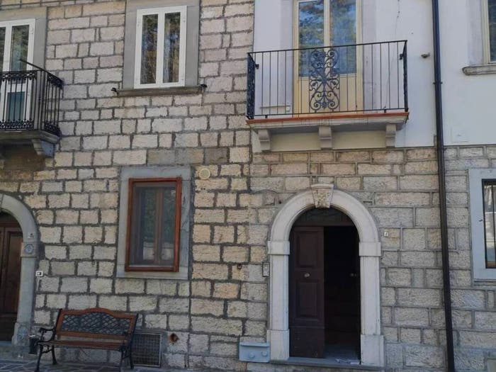 Appartamento trilocale in vendita in Viale Argentina, Borrello