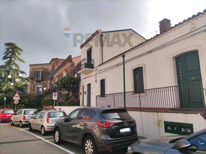 Casa bilocale in vendita in VIA UMBERTO, Centro, San Gregorio di Catania