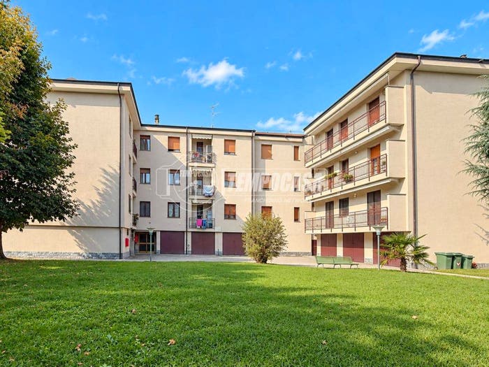 Appartamento trilocale in vendita in Via del Ronco, Centro, Paullo