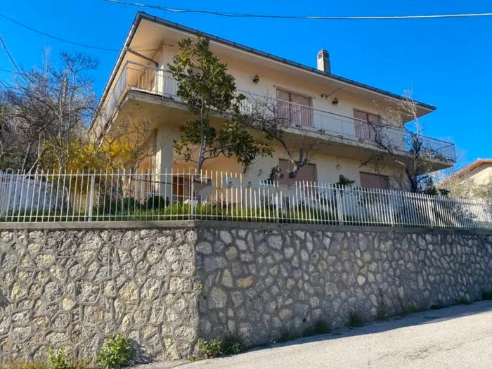Casa con 6 locali in vendita in Via Caferro, Centro, Carpegna