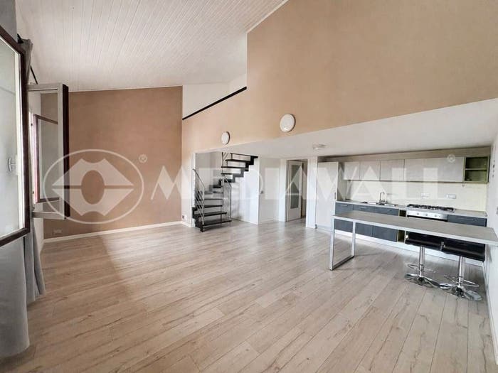 Appartamento con 6 locali in vendita in Via Colle, Centro, Maniago
