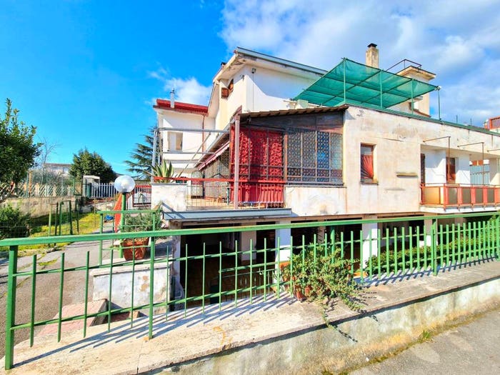 Casa con 6 locali in vendita in Via Balzani, Boscoreale