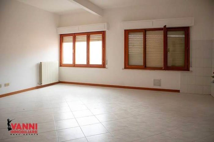 Appartamento quadrilocale in vendita in Via Giovanni Bianchi, Cecina Centro, Cecina