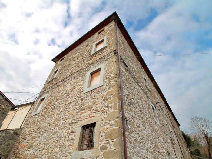 Casa con 6 locali in vendita in Loc Montanina No Number, Castel Focognano