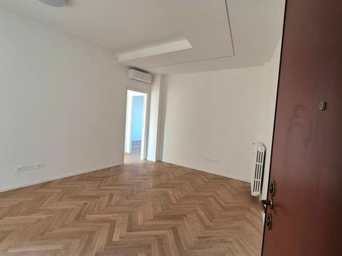 Appartamento trilocale in vendita in Piazza Enrico Chiaradia, Vigentino Fatima, Milano