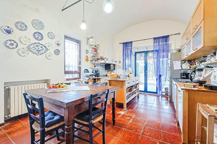 Casa con 10 locali in vendita in Sala Bolognese