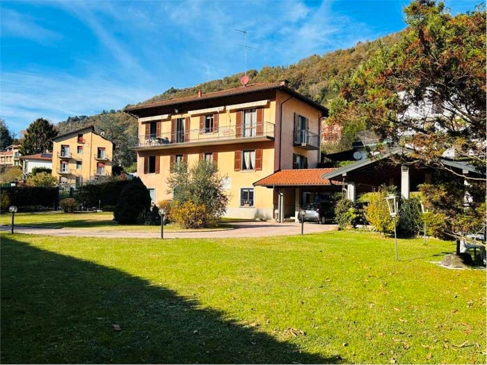 Casa con 6 locali in vendita in Via Avignone, Camnago Volta, Como