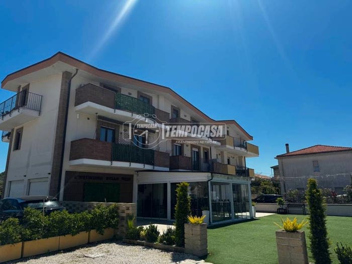Appartamento quadrilocale in vendita in Via Antonella D'Aquino, Centro, Francavilla al Mare