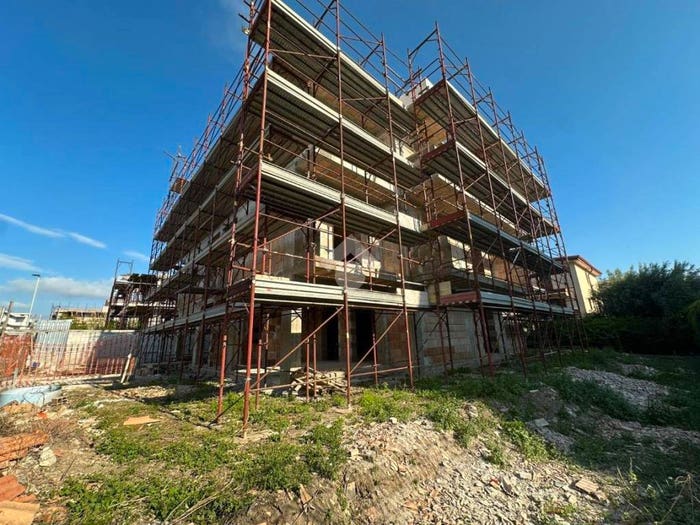 Casa quadrilocale in vendita in Via castel volturno, Mondragone