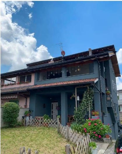Appartamento con 6 locali in vendita in Via Ruggero Leoncavallo, Canegrate