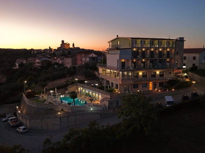 Casa con 6 locali in vendita in Contrada San Pietro, Massignano