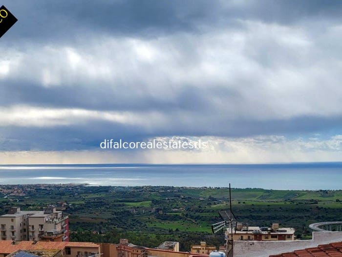 Casa quadrilocale in vendita in Via San Girolamo, Centro Storico, Agrigento