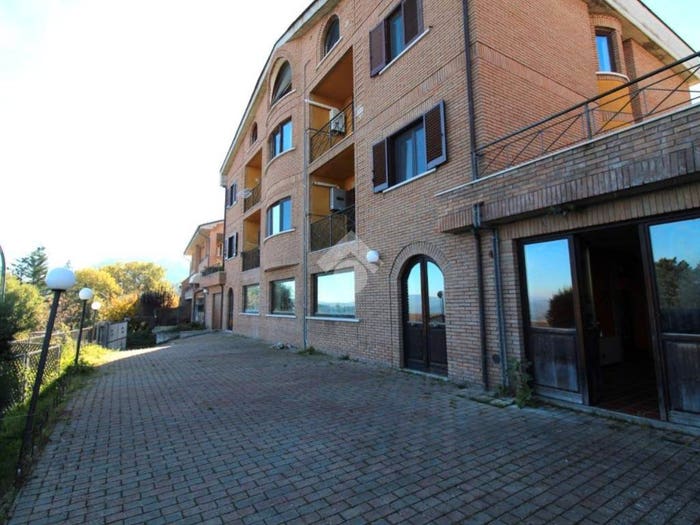Appartamento con 5 locali in vendita in Contrada Vazzieri, Ferrazzano