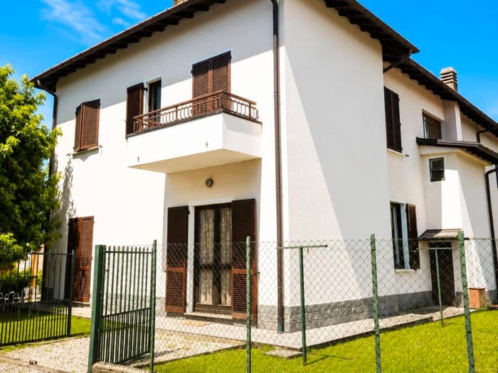 Casa con 6 locali in vendita in Via Roma, Centro, Binago