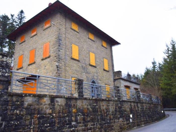Casa con 6 locali in vendita in via Martiri di Podernuovo, Consuma, Pelago