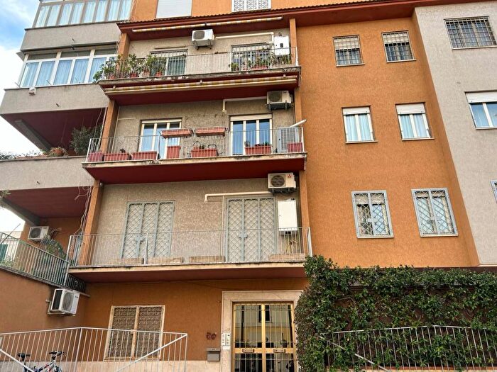 Appartamento trilocale in vendita in Via Marcantonio Odescalchi, Monteverde Nuovo, Roma