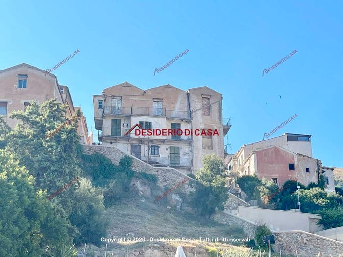 Casa con 6 locali in vendita in Via del Carmine, Centro, Monreale