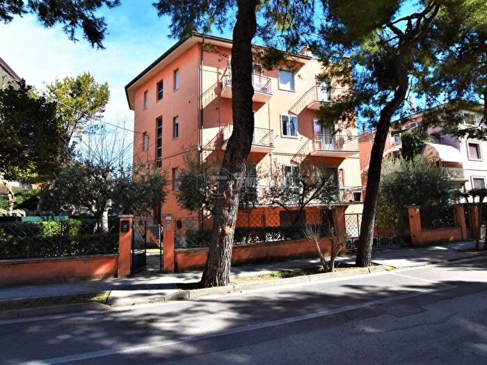 Appartamento con 5 locali in vendita in Viale della Vittoria, Porto San Giorgio