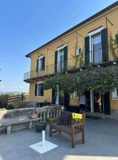 Casa con 6 locali in vendita in Strada Provinciale per Garbagna, Centro, Tortona