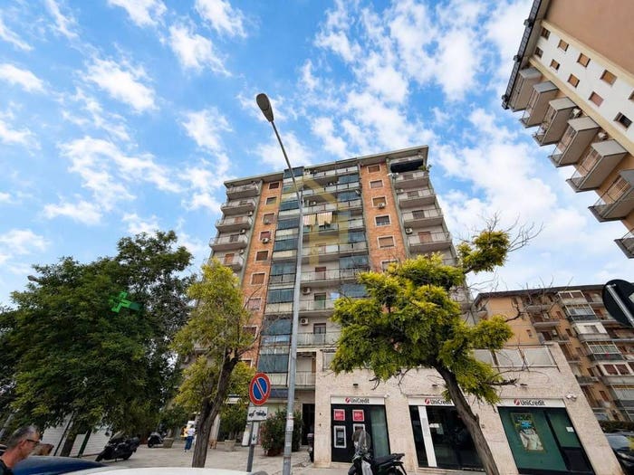 Appartamento quadrilocale in vendita in Via Oreto, Brancaccio, Palermo