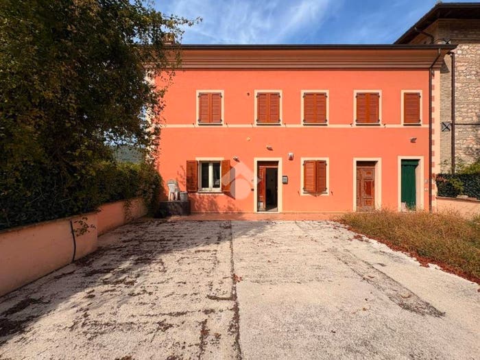 Casa trilocale in vendita in Frazione Nocera Scalo, Nocera Scalo, Nocera Umbra