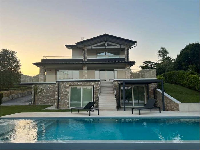 Casa con 6 locali in vendita in Moniga del Garda