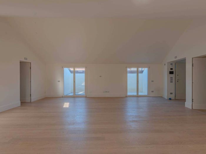 Appartamento quadrilocale in vendita in Via del Santo, Santo, Padova