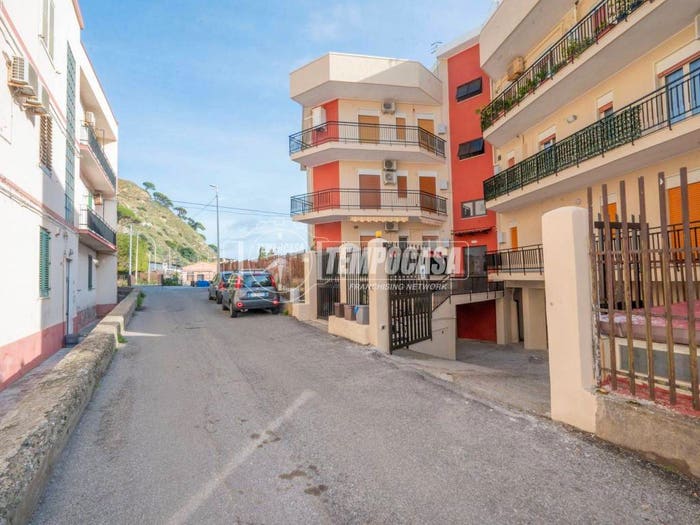 Appartamento trilocale in vendita in Località Giampilieri Marina, Briga Ponte Schiavo, Messina