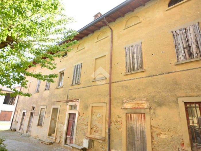 Casa in vendita in Via ostizza, Montevecchia