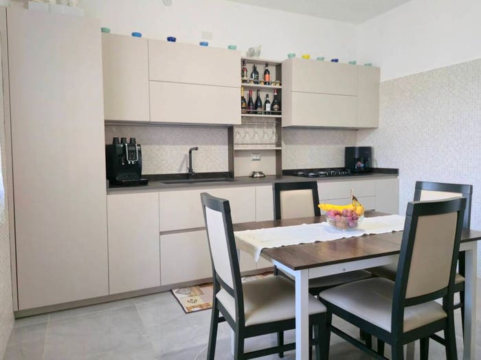 Appartamento quadrilocale in vendita in Strada Langhirano, Montanara Cinghio, Parma