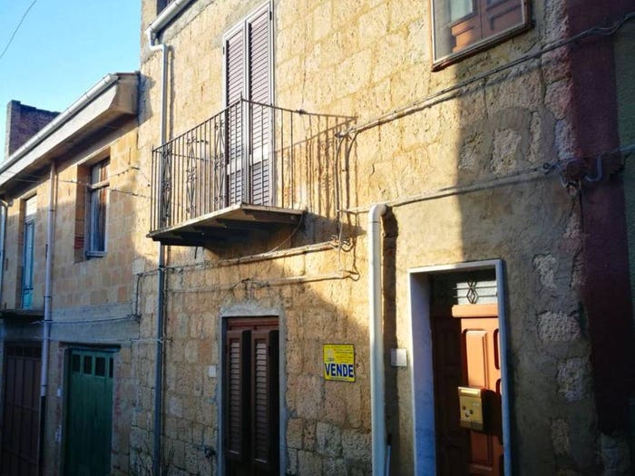 Casa con 6 locali in vendita in Via Pergola, Centro, Bompietro