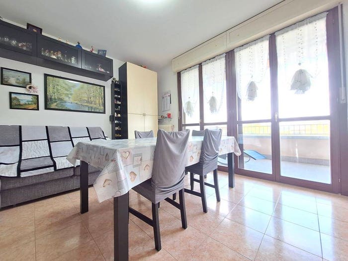 Appartamento quadrilocale in vendita in Via Don Walter Oliva, Carignano, Parma