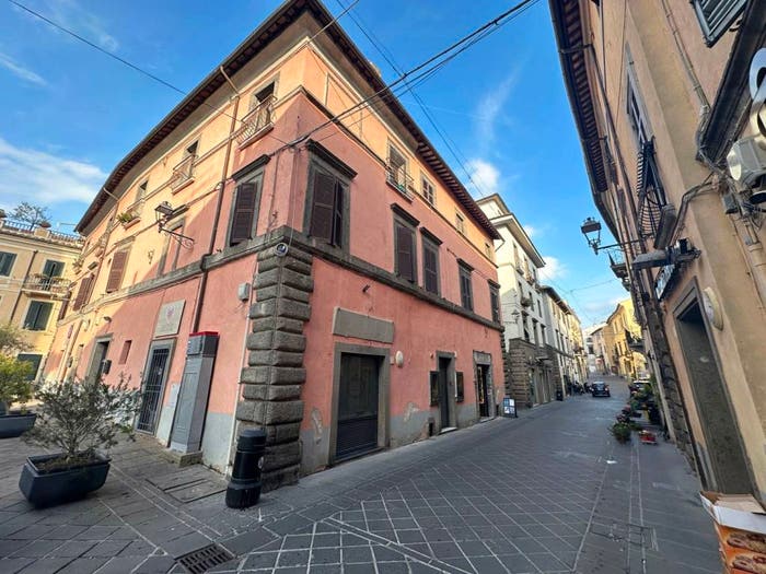 Appartamento trilocale in vendita in Via Ascanio Celsi, Centro, Nepi