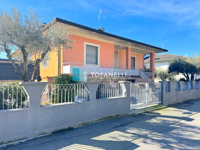 Casa con 5 locali in vendita in Via Monte Grappa, Centro, Bagnolo Mella