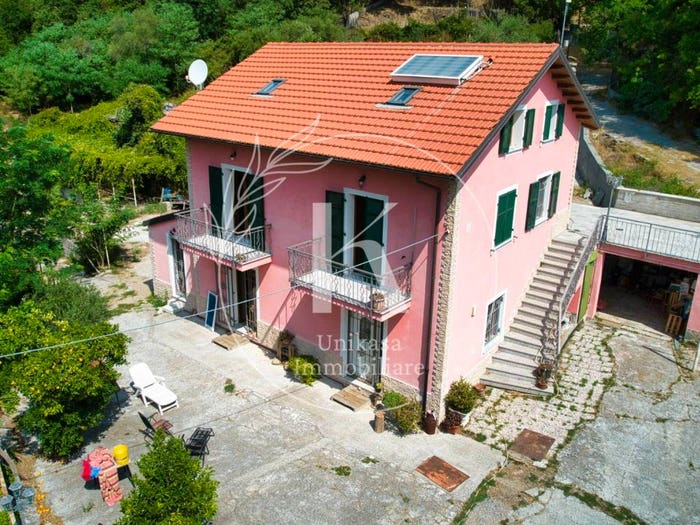 Casa con 5 locali in vendita in Via Viarzo, Quiliano