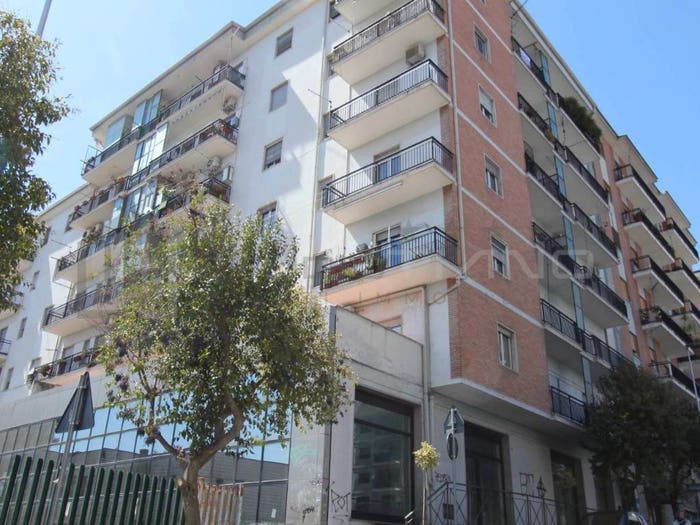 Appartamento quadrilocale in vendita in VIA DOLFO QUINTIERI, Centro, Cosenza