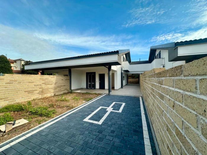 Casa quadrilocale in vendita in Via dei ciliegi, Lido dei Pini di Ardea Lupetta, Ardea