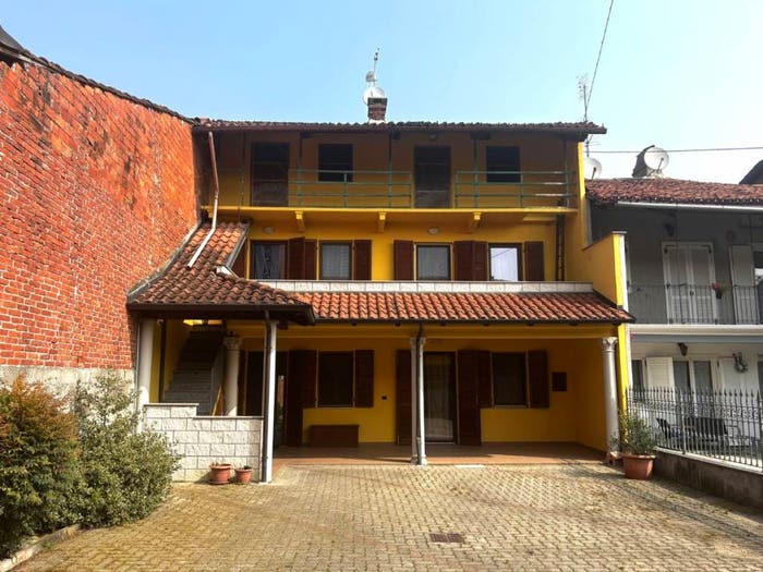 Casa quadrilocale in vendita in Via Accotto, Centro, Strambino