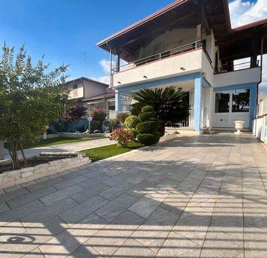 Casa trilocale in vendita in Viale Spagna, Lido delle Nazioni, Comacchio