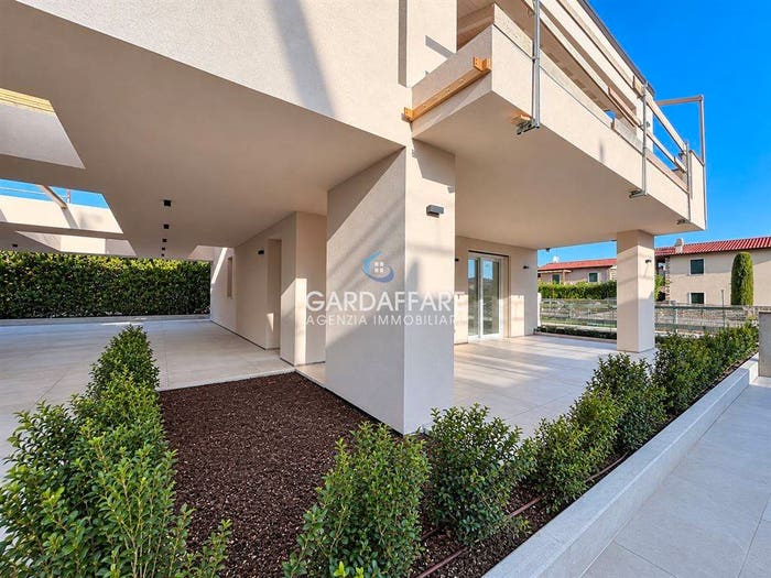 Casa quadrilocale in vendita in Via Bell'Italia, Centro, Peschiera del Garda